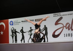 750 dansçıyla Antalya’da Salsa rüzgârı esiyor